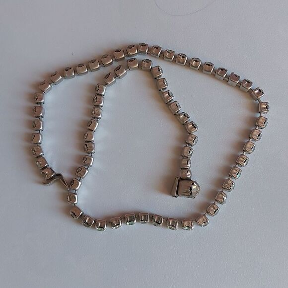 Alluring Vintage Prong Set Rhinestone Choker Necklace Tab Insert Clasp - Picture 6 of 6